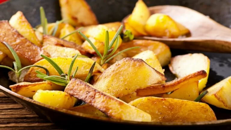 Как приготовить идеальный картофель с корочкой: секретный ингредиент